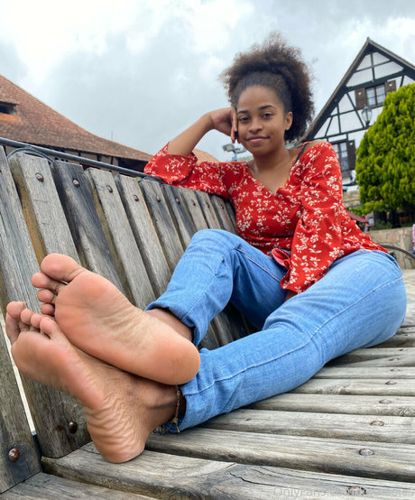 kittnsoles sexy actress photo