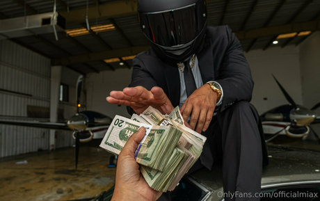 officialmiax beautiful model pictures