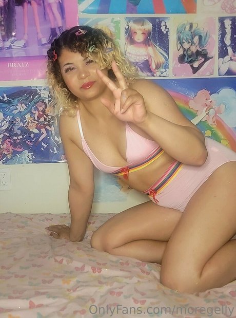 moregelly best model picture