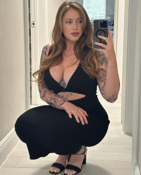 RobbieCal star sexy image