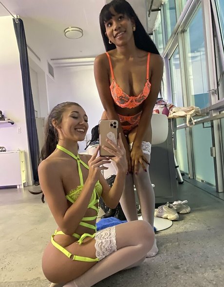 mayawoulfevip pornstar image