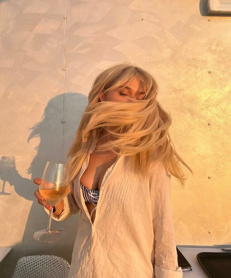 Emily Lind nudes pornstar photos