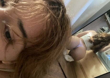 lzzle porn actress photos