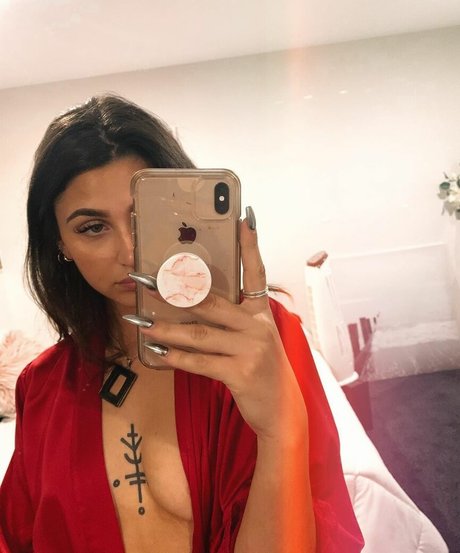 Sariana nudes pornstar photo