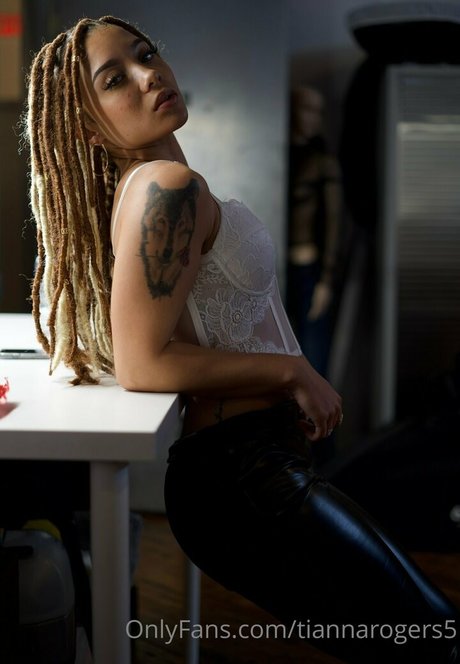 Tiannarogers5 sexy model images