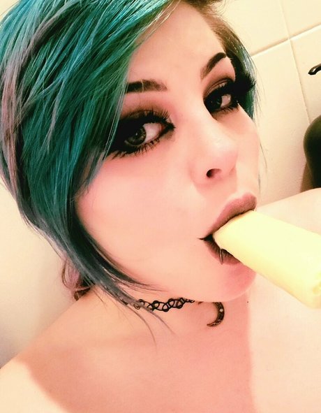 the merr cat nude star gallery