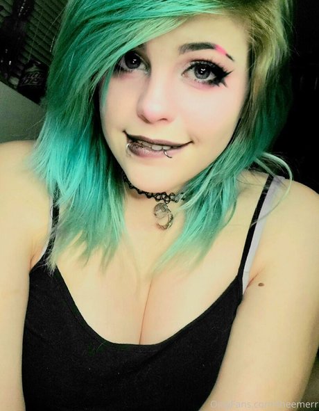 the merr cat sexy star img