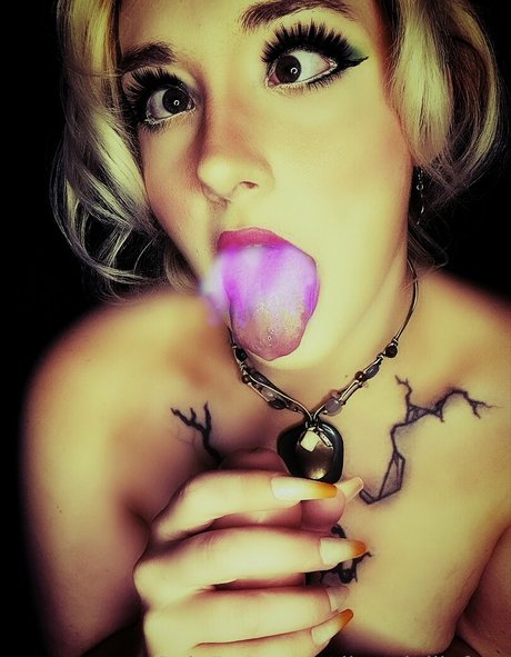 nude selfie onlyfans adult picture