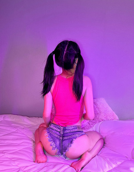 katelovemate high quality model image