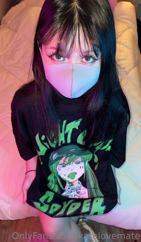 katelovemate pornographic model pic