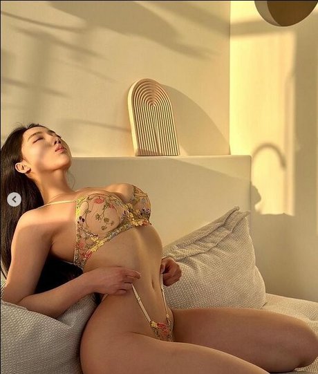 Stella Xu top model images