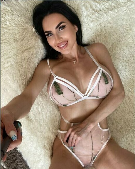 sa mi ra exclusive star images