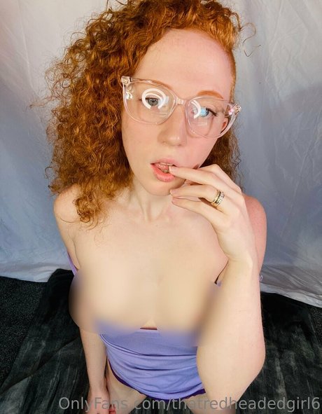 thatredheadedgirl6 beautiful pornstar img