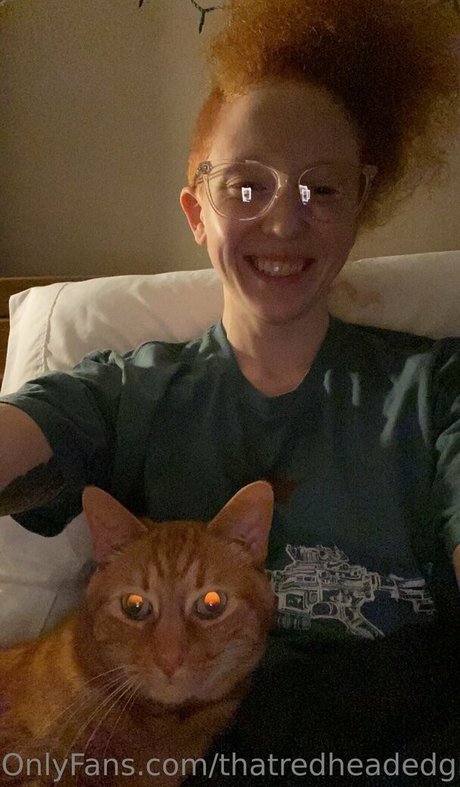 thatredheadedgirl6 nude model picture