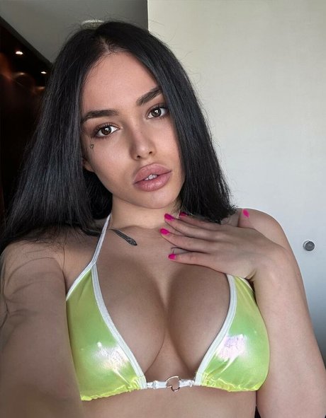 Alisa Musa nude pornstar archive