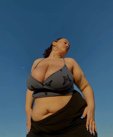 sincerelyitsjulie model nude image