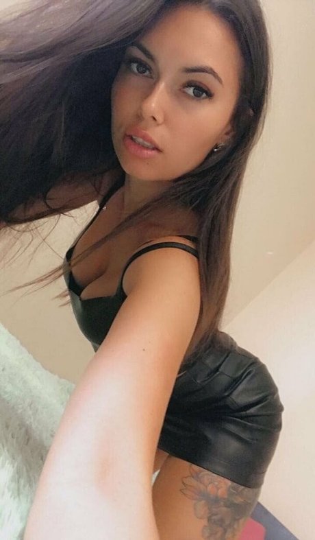 topmisstati model exclusive img