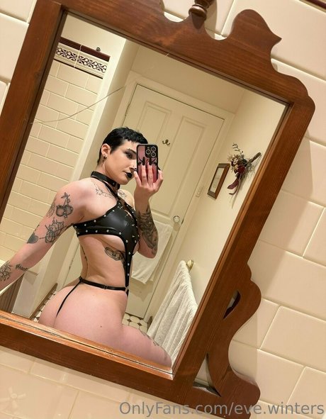 Eve winters sexy model img