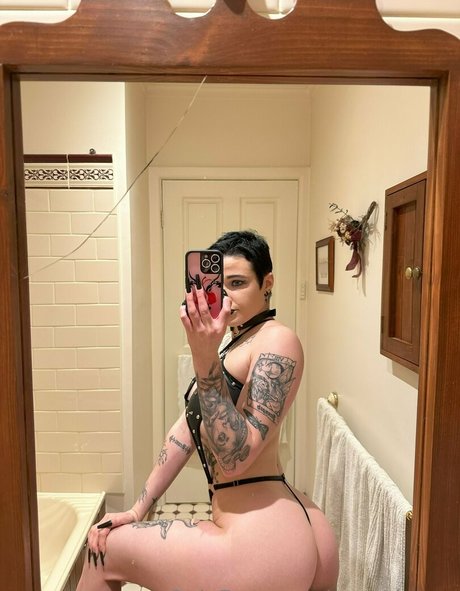 Eve winters star nudes images