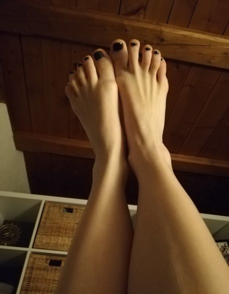 Merona ASMR model top images