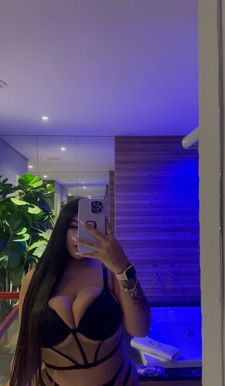 MandyLia nude star photo