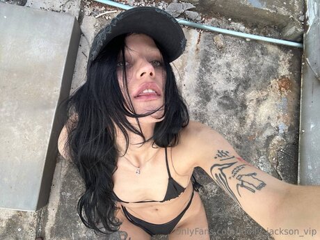 molly jackson vip free star img