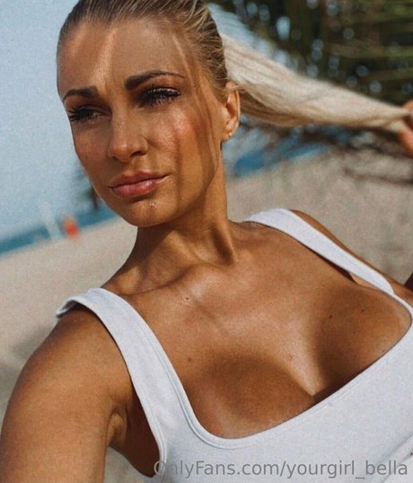 yourgirl bella perfect model img