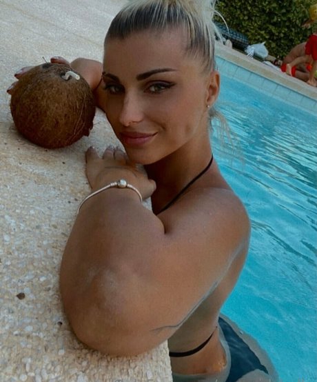 yourgirl bella nice actress image