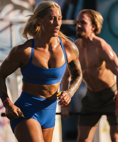 Danielle Brandon hd model pictures