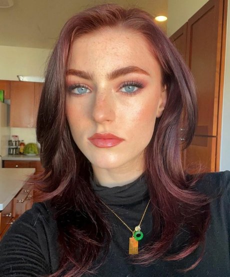 Autumnrosehoney naked model images