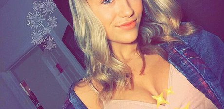 Holly Cloar star erotic images