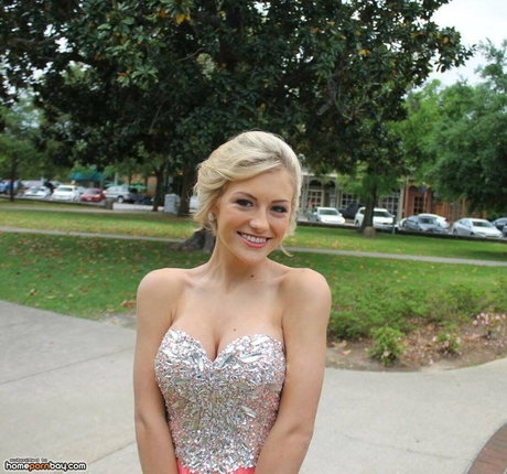 Holly Cloar nude model photo