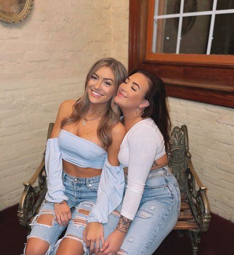 shemale fucks girl onlyfans xxx images