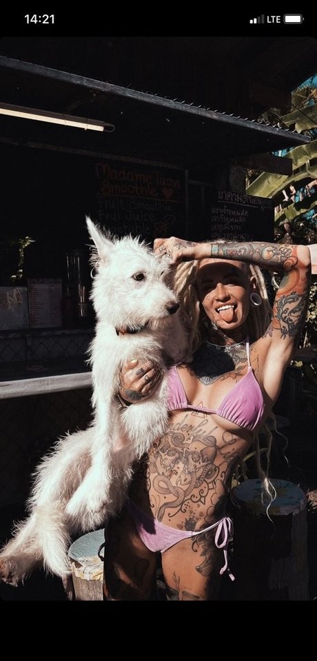 Bantik Boy star sexy picture