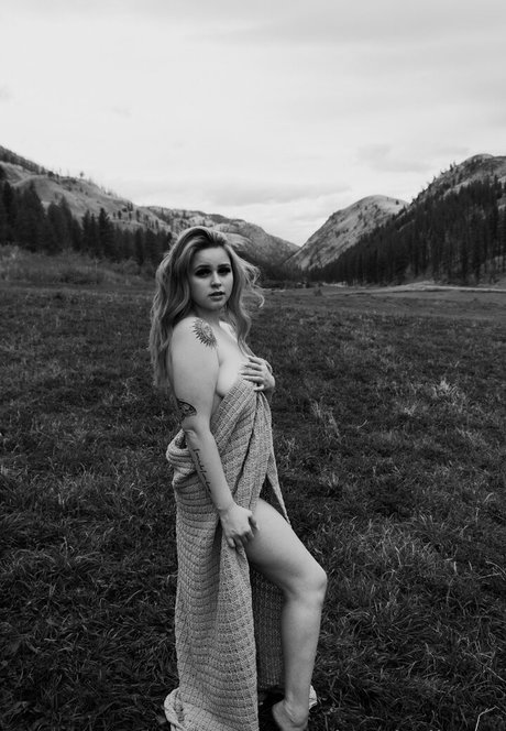 handj0bzbychelle pornstar sexy photos