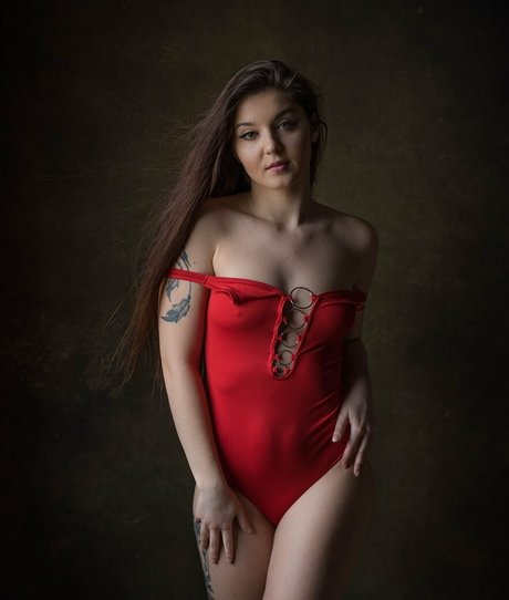 Leisy Lucy sexy actress pictures