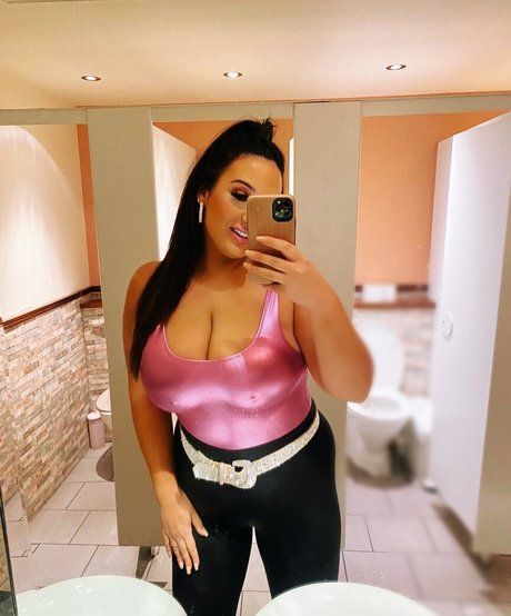 BustyBrunetteS star hd photos