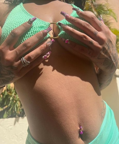 venusss ssss model beautiful photos