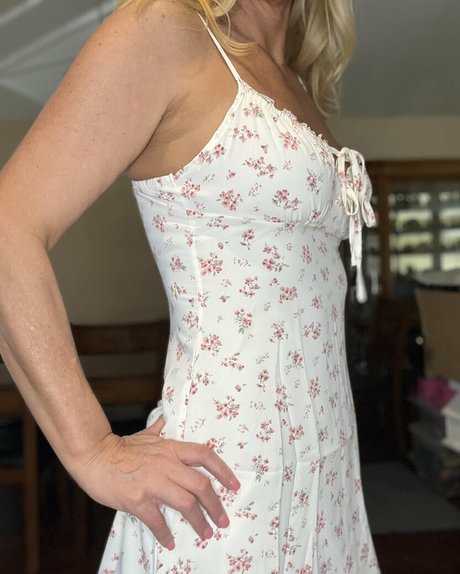 Macie Mae 69 hot actress picture