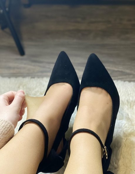 sisters onlyfans nudes image