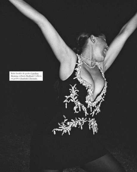 college girl onlyfans top pic