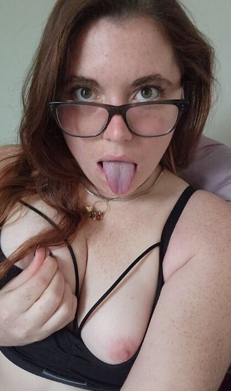 IsSheABrat pretty pornstar archive