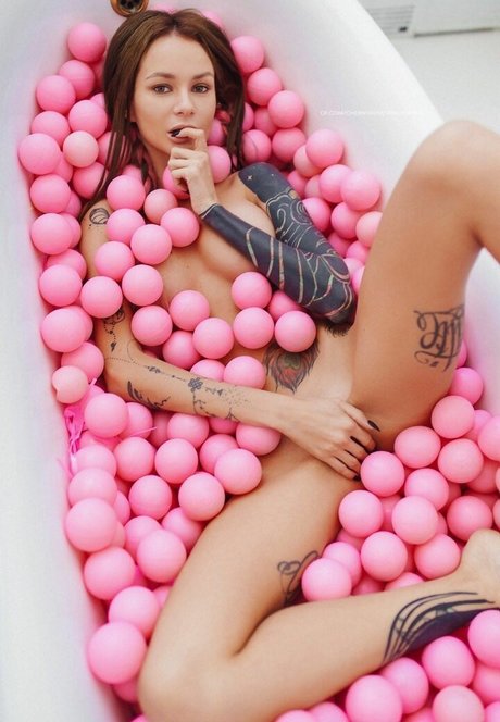 iamdollhead star naked images