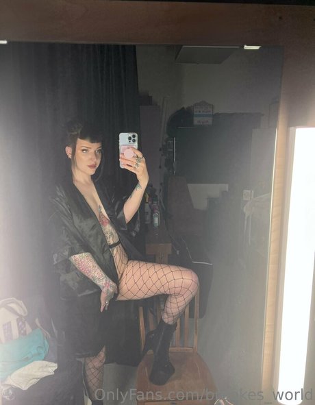 brookes world sexy model image