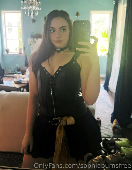 sophiaburnsfree model perfect pic