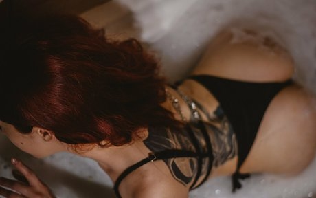 miss whitethrash model xxx galleries