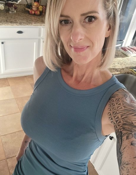 sweet n sexy erin model art pic