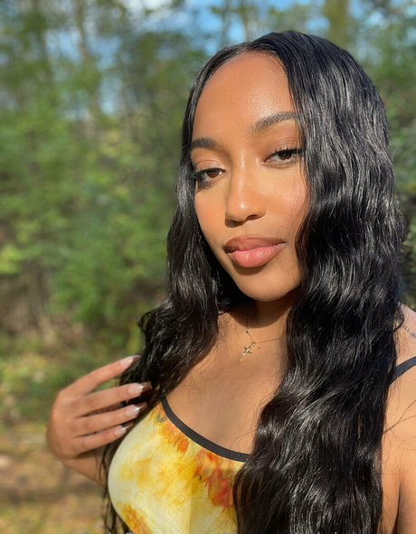 mirror selfie onlyfans exclusive pics