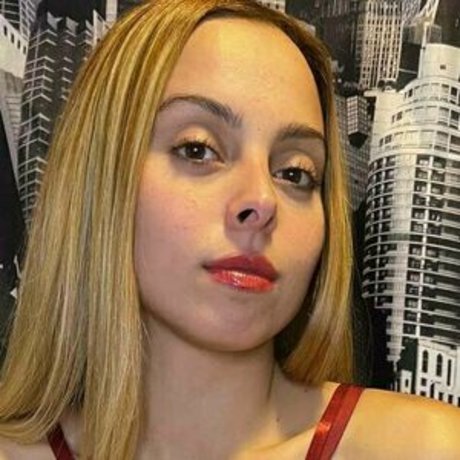 ameliawhisper model nude image