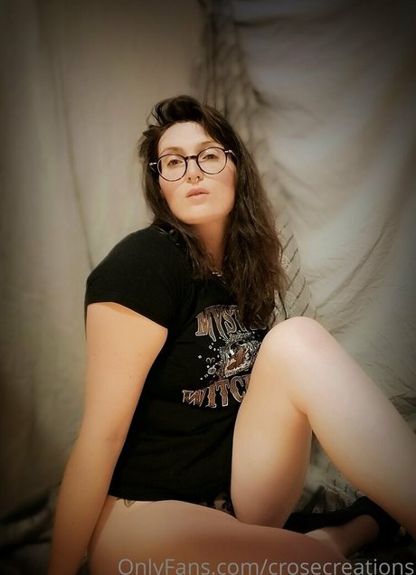 crosecreations model nude archive